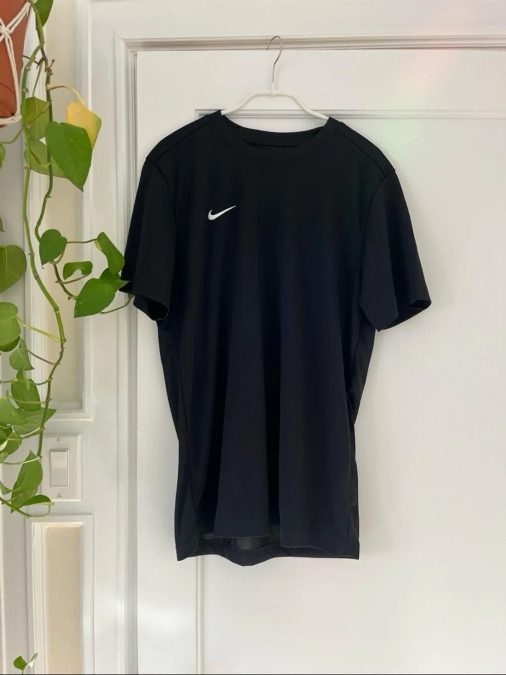 NWT Nike Men’s Medium Workout Bundle (3 Pieces - Shirt, Pants, Jacket)